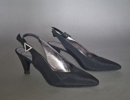 YVES SAINT LAURENT
Paire d'escarpin Sling back noi