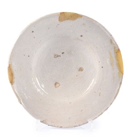 Assiette en céramique basque émaillée. XIXe siècle