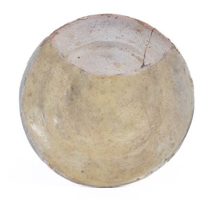 Assiette en céramique émaillée. Fin du XIXe siècle
