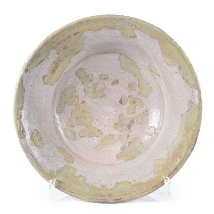 Piatto realizzato in ceramica basca smaltata. Iniz