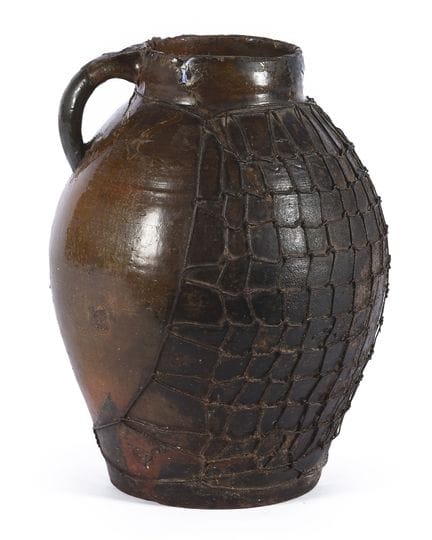Récipient en céramique émaillée. Navarre. XIXe siè
