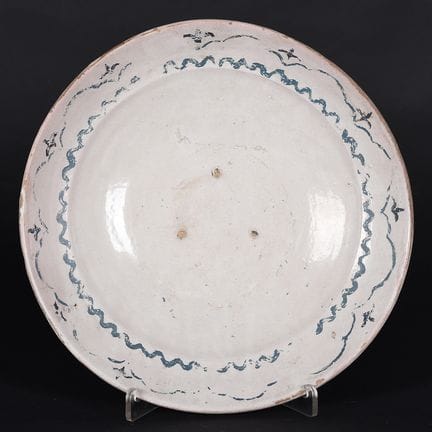 Assiette en céramique émaillée basque, décorée à l