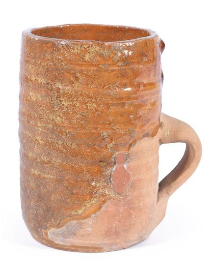 Tasse en céramique émaillée d'Estella. Milieu du X
