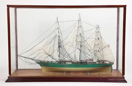Modello in scala della nave “Thermopyle” con fanal