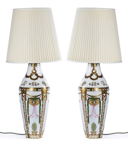 Pair of table lamps made of porcelain and bronze, 