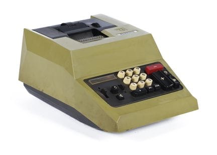 Calcolatrice meccanica della Olivetti. Modello Sum