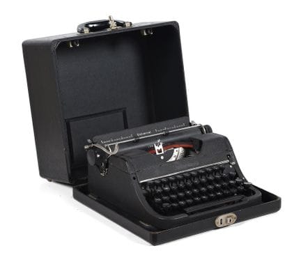 Macchina da scrivere marca Underwood. Con custodia