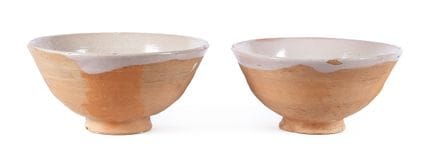 Pair of bowls made of glazed Basque ceramic. Early