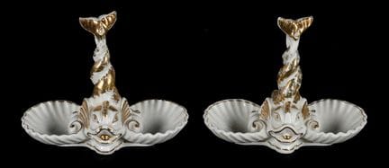 Pair of salt shakers made of porcelain. Mid-20th c