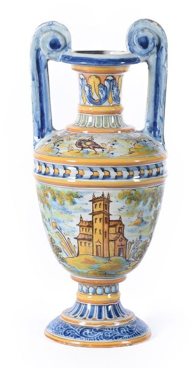 Vase made of Talavera pottery. Ruiz de Luna. Mid-2