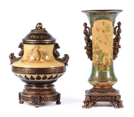 Set consisting of two porcelain cups decorated wit