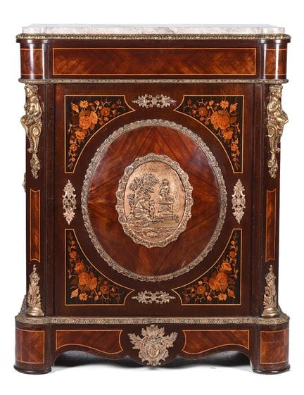 Meuble de rangement en bois avec marqueterie et pl