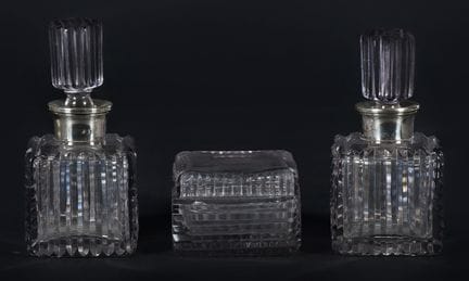 Set consisting of three toiletries containers made