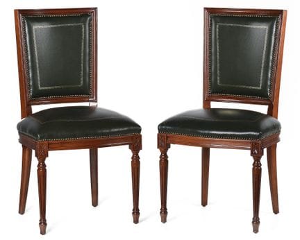 Paire de chaises en bois, avec dossier et assise r