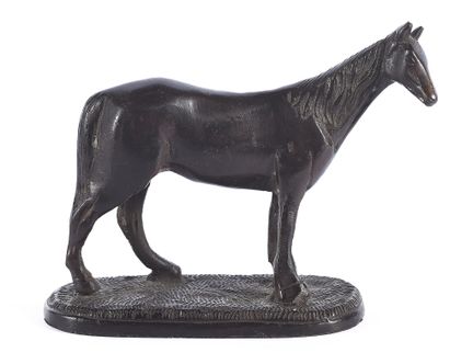 Figurine en bronze représentant une jument. XXe si