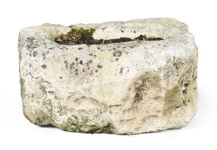 Mangeoire en pierre. XIXe siècle. 22 x 41 x 30 cm