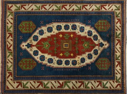 Wool rug. Mid-20th century. 187x135 cm