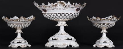 Set consisting of three porcelain fruit bowls with