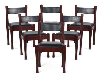 Lot composé de six chaises en bois avec un revêtem