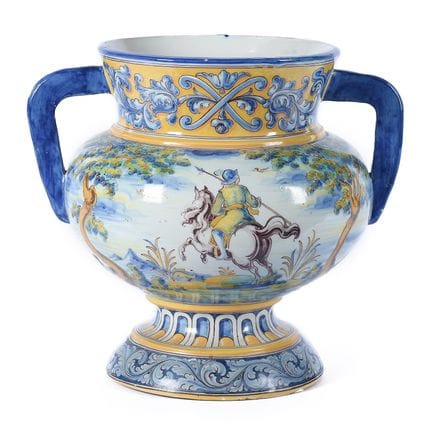 Vase made of Talavera pottery. Ruiz de Luna, mid-2