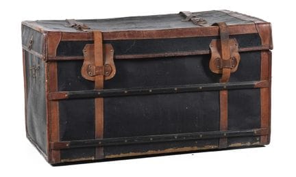 Baúl de viaje realizado en piel. Mediados S. XX. 6