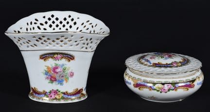 Set consisting of two pieces made of stamped porce