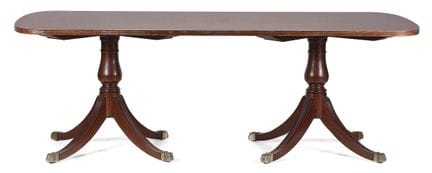 Table de salle à manger en bois. Milieu du XXe siè