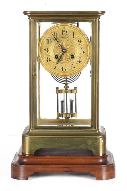 Orologio da tavolo con pendolo firmato P. Beiner, 