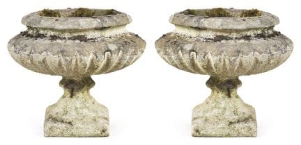 Paire de coupes de jardin en pierre reconstituée. 