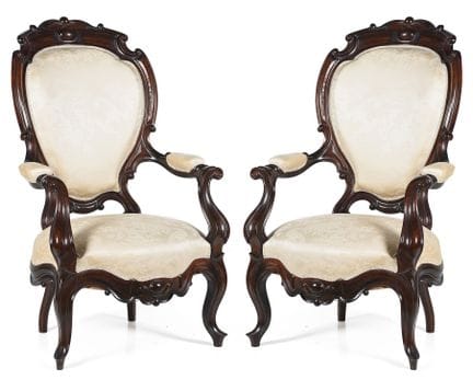 Paire de fauteuils en bois d'acajou, avec dossier 