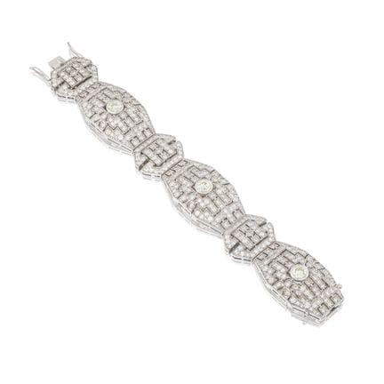 PULSERA DE DIAMANTES
Formada por una sucesión de s