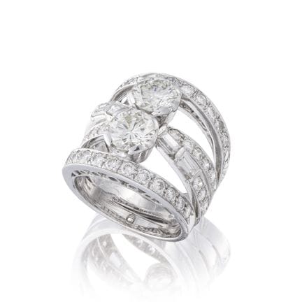 ANILLO DE DIAMANTES
Formado por cuatro filas de di