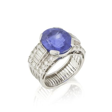 ANILLO DE ZAFIRO Y DIAMANTES
Engastado con un zafi