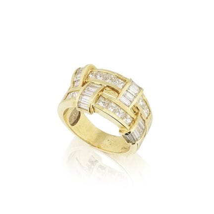 ANILLO DE DIAMANTES
Engastado con diamantes de tal