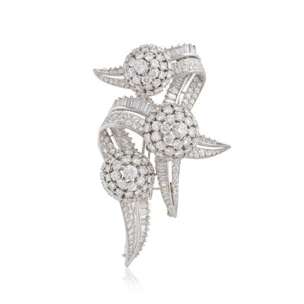 ALFILER DE DIAMANTES
Formado por tres motivos flor