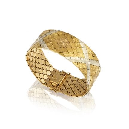 PULSERA DE ORO
Compuesta por eslabones de oro en t