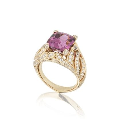 KAT FLORENCE: ANILLO DE ESPINELA Y DIAMANTES
Adorn
