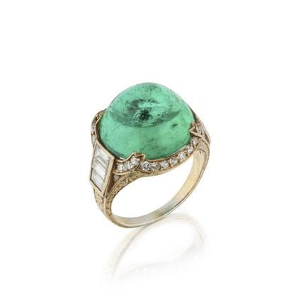 ANILLO DE ESMERALDA Y DIAMANTES
Engastado con una 