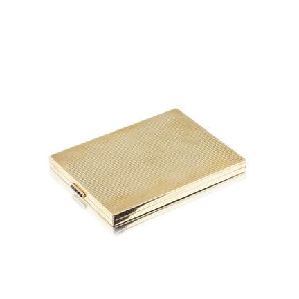 CARTIER: CIGARETTE CASE
The case features a fluted