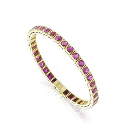 PULSERA DE TENIS CON RUBÍES
Formada por una hilera