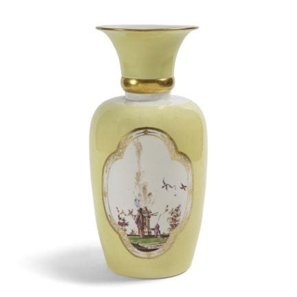 Vaso con fondo giallo in porcellana di Meissen Aug