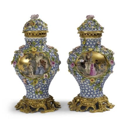 Coppia di vasi con coperchio, realizzati a Meissen