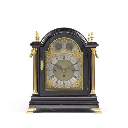 Orologio da mensola con carillon dei quarti d'ora 