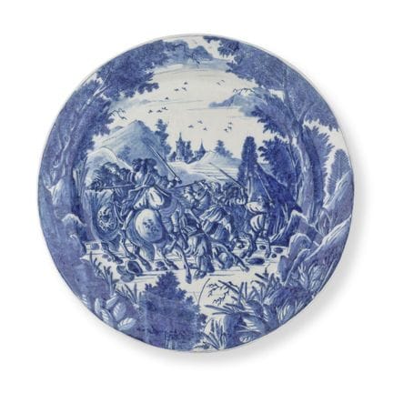 18世纪德尔夫特陶器深盘，饰有战斗场景 A Dutch Delftware charger with