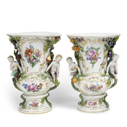 Coppia di vasi in porcellana di Meissen, seconda m