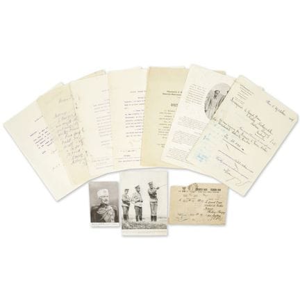 Una raccolta di documenti, corrispondenza e fotogr