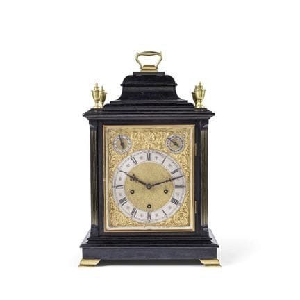 Orologio da tavolo con rintocco ogni quarto d'ora,