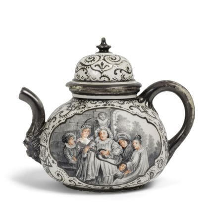 迈森“Hausmaler”系列带盖瓷茶壶，饰有瓦托风格图案，约1723年 迈森“Hausmaler”