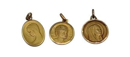3 gold religious medals, Dimensions: 2.9 x 1.6 cm;