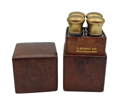 E. GOYARD Ainé，巴黎圣奥诺雷郊区街，哈瓦那色皮革香水瓶收纳盒，内含4支水晶香水瓶及金属